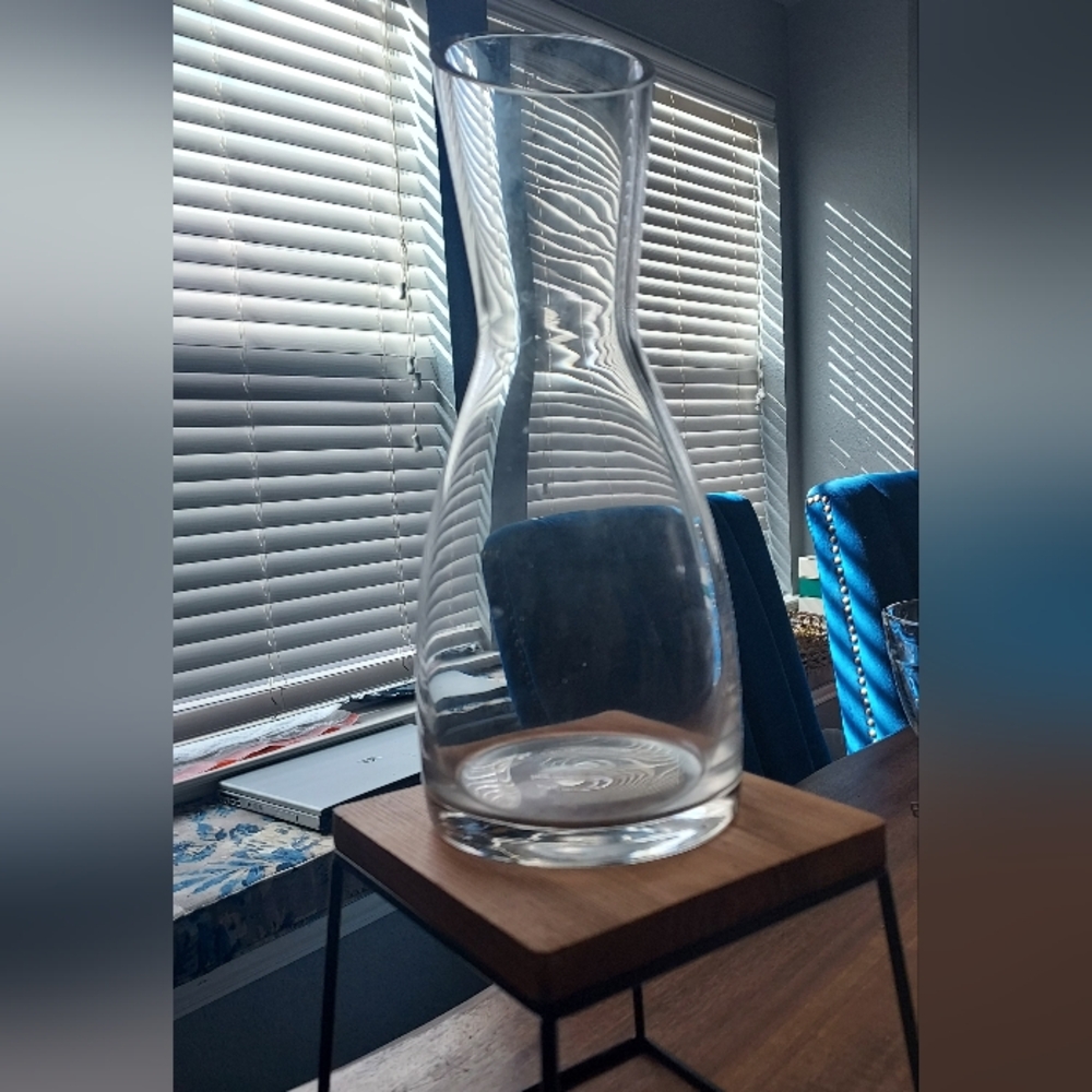 Elegant Clear Glass Vase